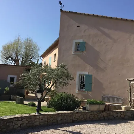 Cigales Sous Oliviers Bed & Breakfast *